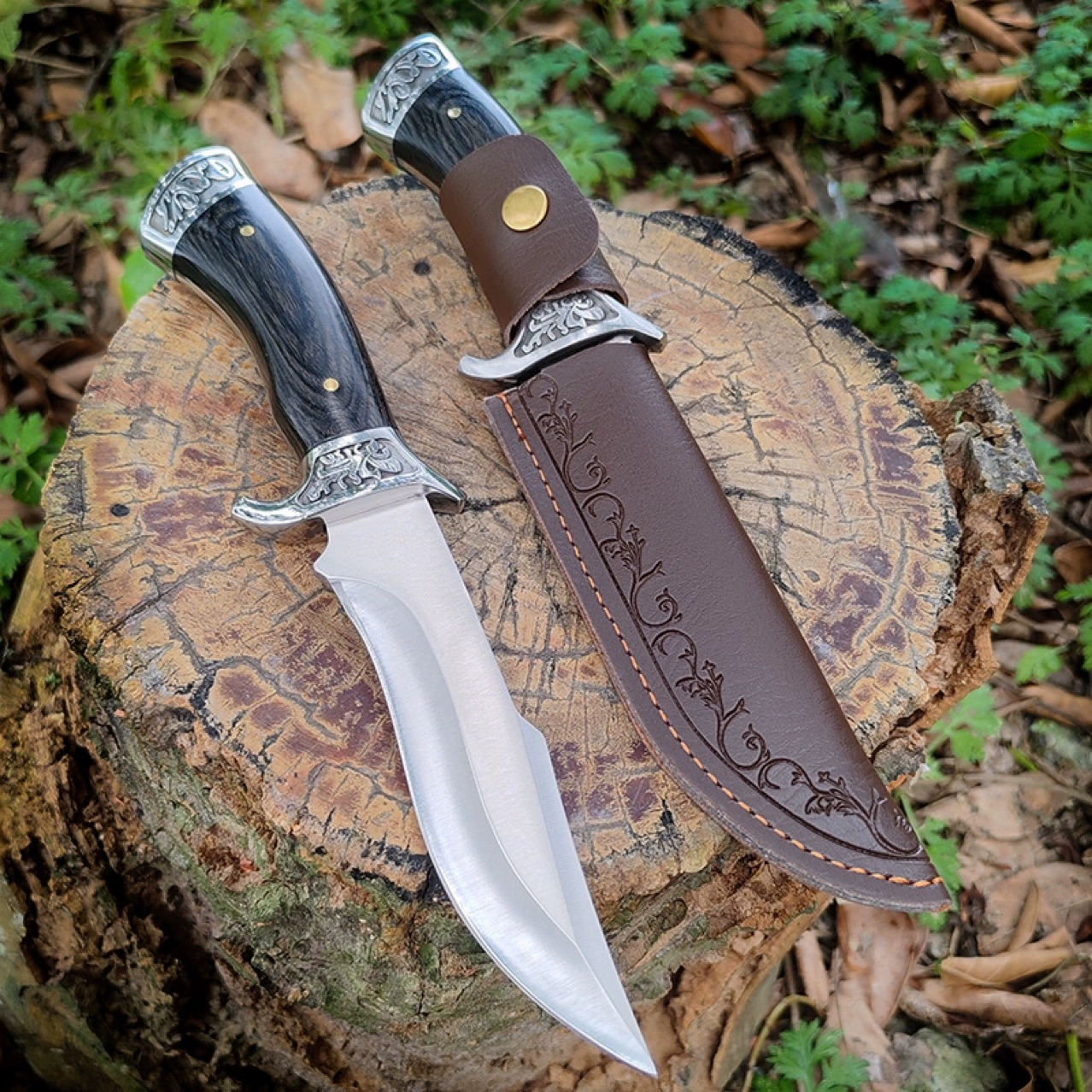 O1CN01B8d4YY2C4sIzO6vG9_2217047748421-0-cib.jpg_.webp Outdoor Survival Knife – High Hardness Fixed Blade Camping Knife with Sheath - Image 1