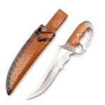 The Knife Servant Had A Small Straight Bracelet On His Wrist