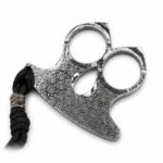 Brass knuckles Metal buckle with two fingers